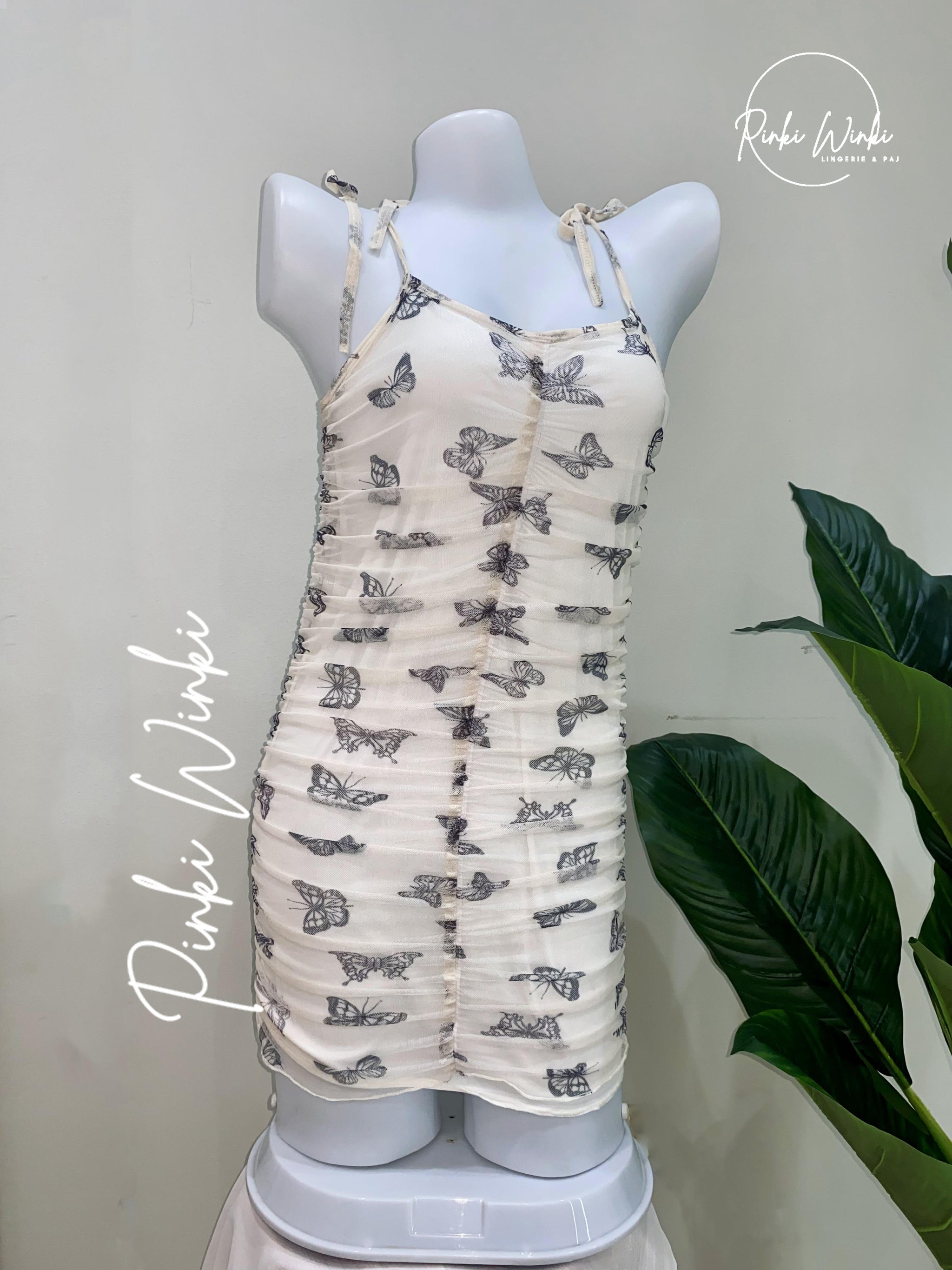 فستان أبيض فراشات قصير