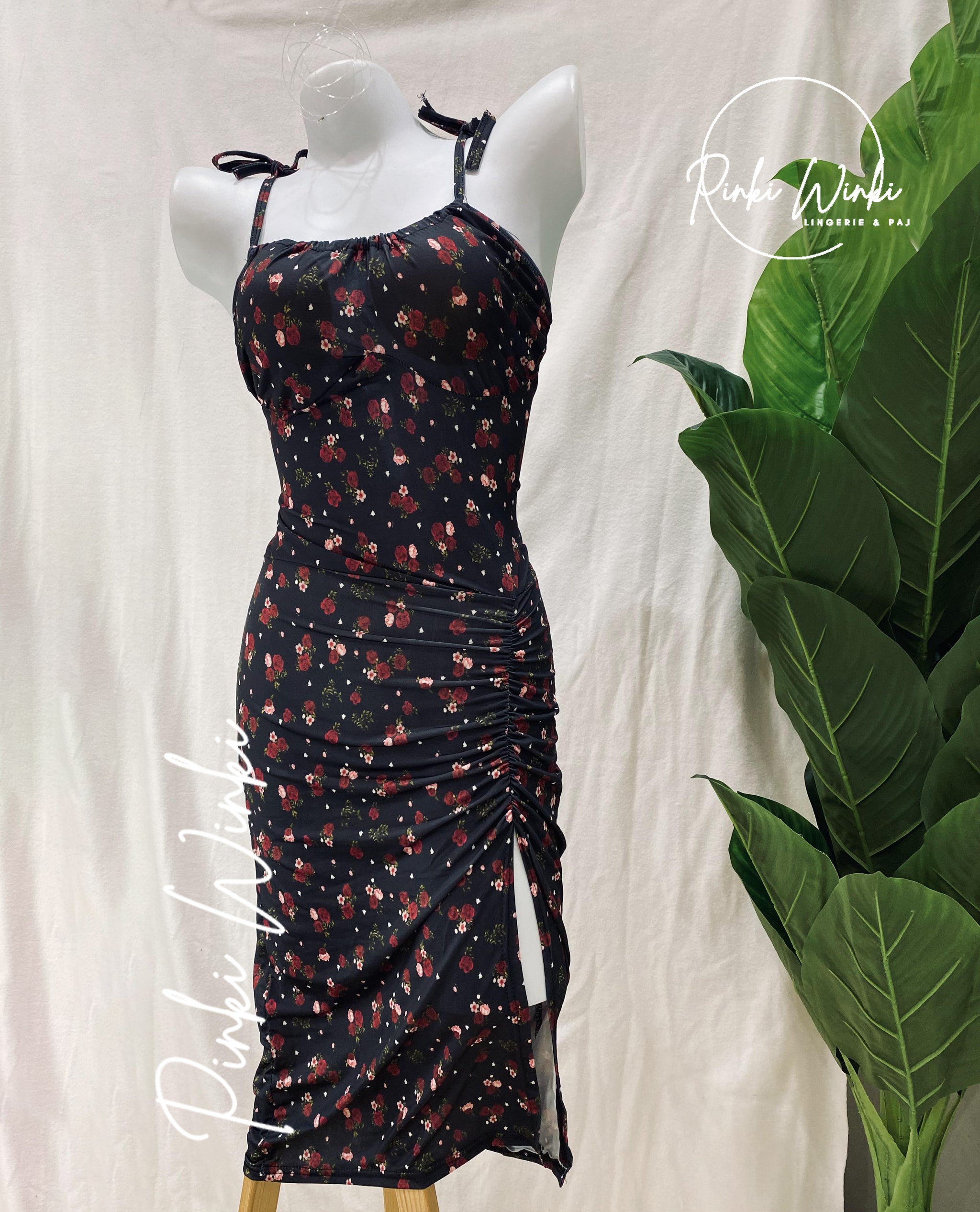 فستان أسود مزهر طويل