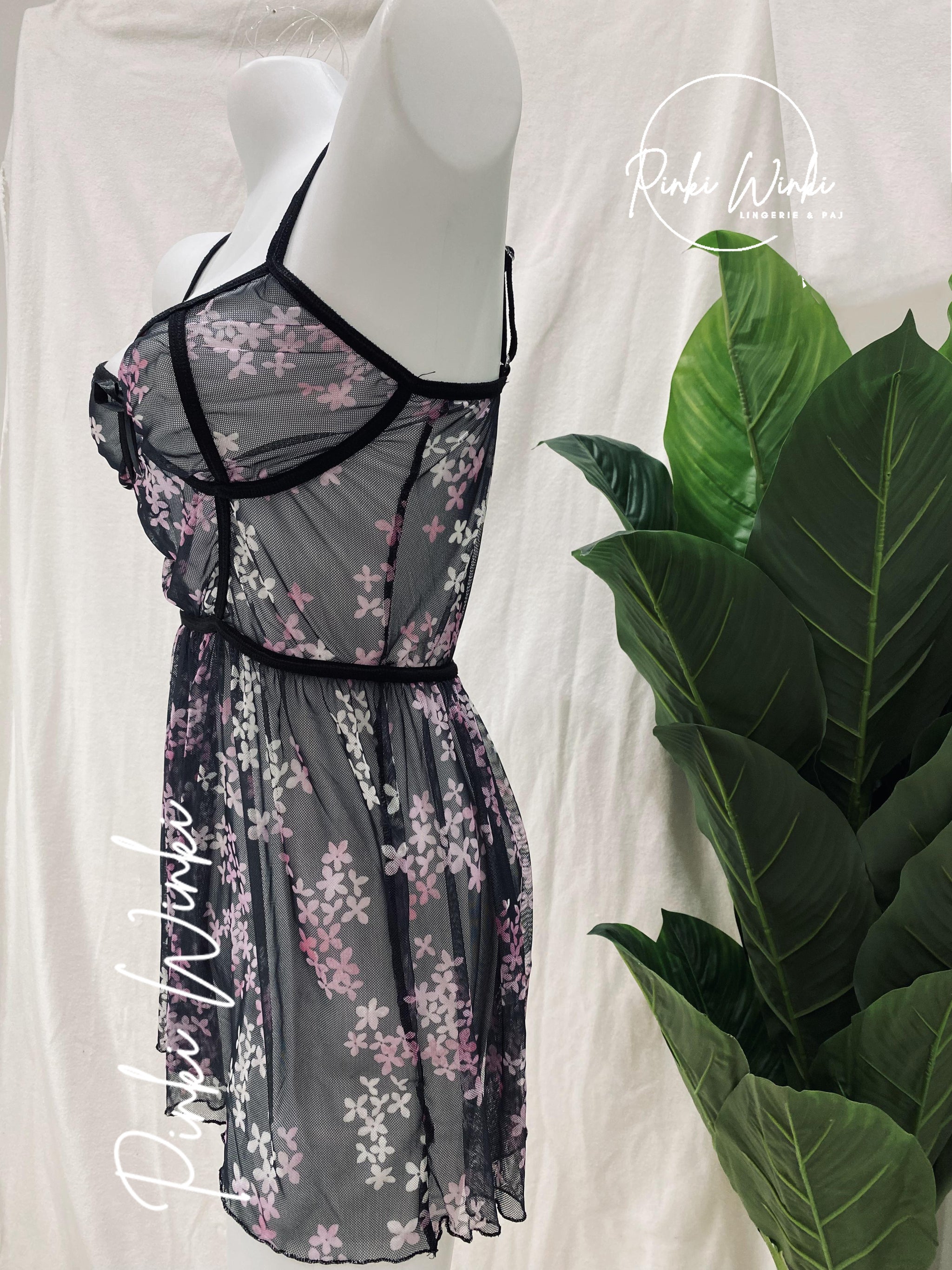 بابي دول شبك مزهر أسود قصير