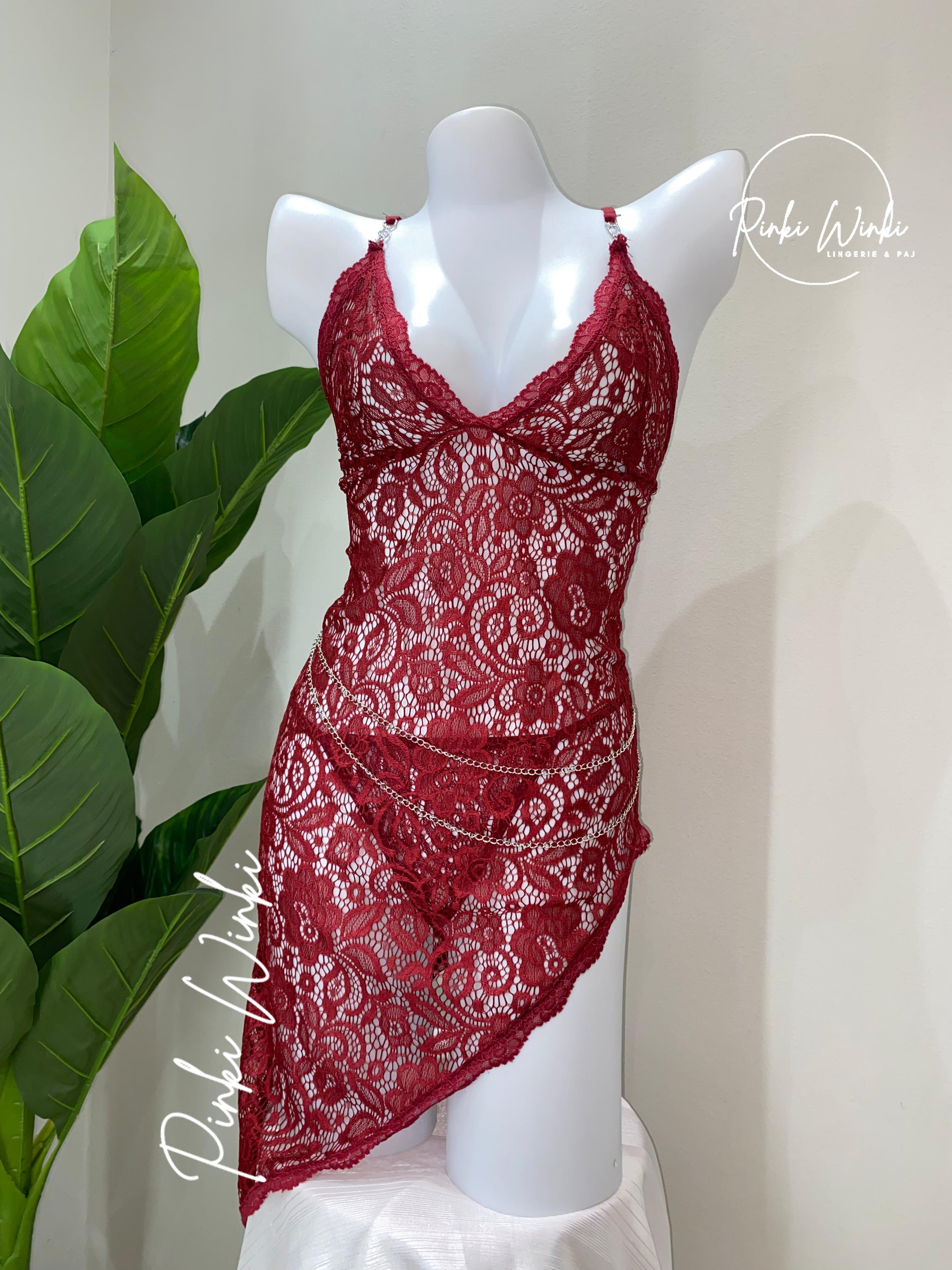 فستان دانتيل نبيتي قصير بقَصّة مائلة