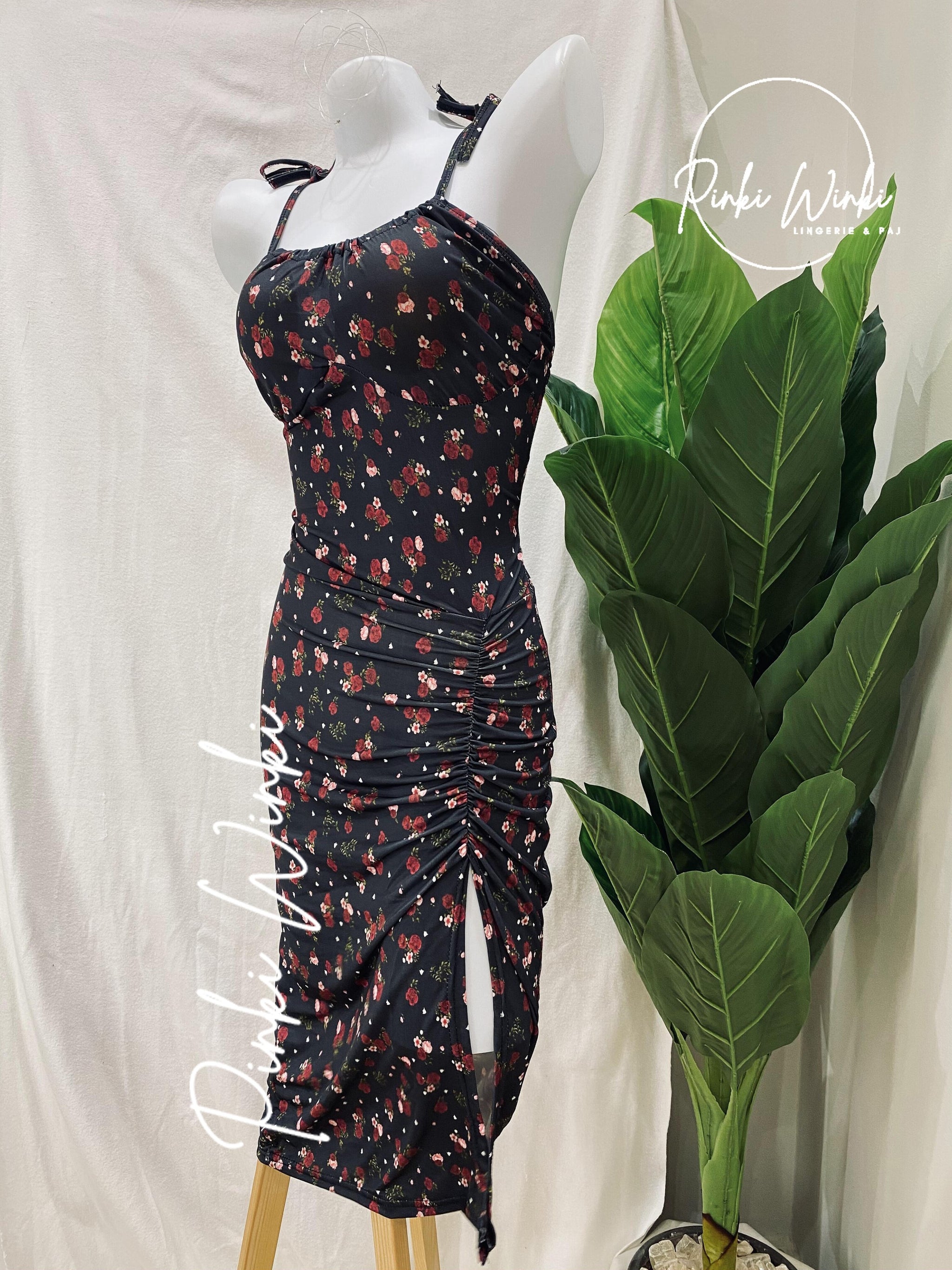 فستان أسود مزهر طويل