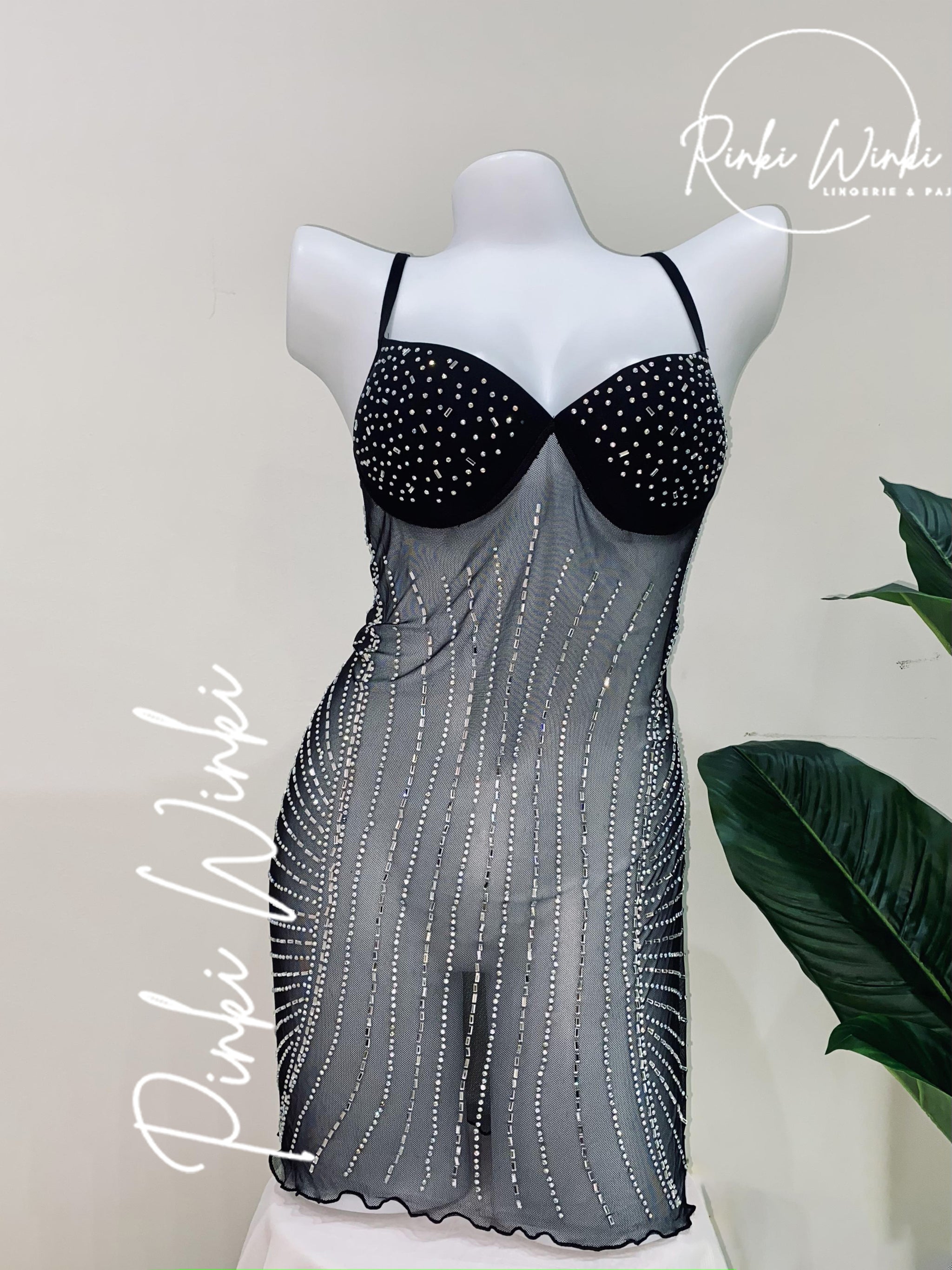 فستان لانجري شبك أسود بكريستالات قصير