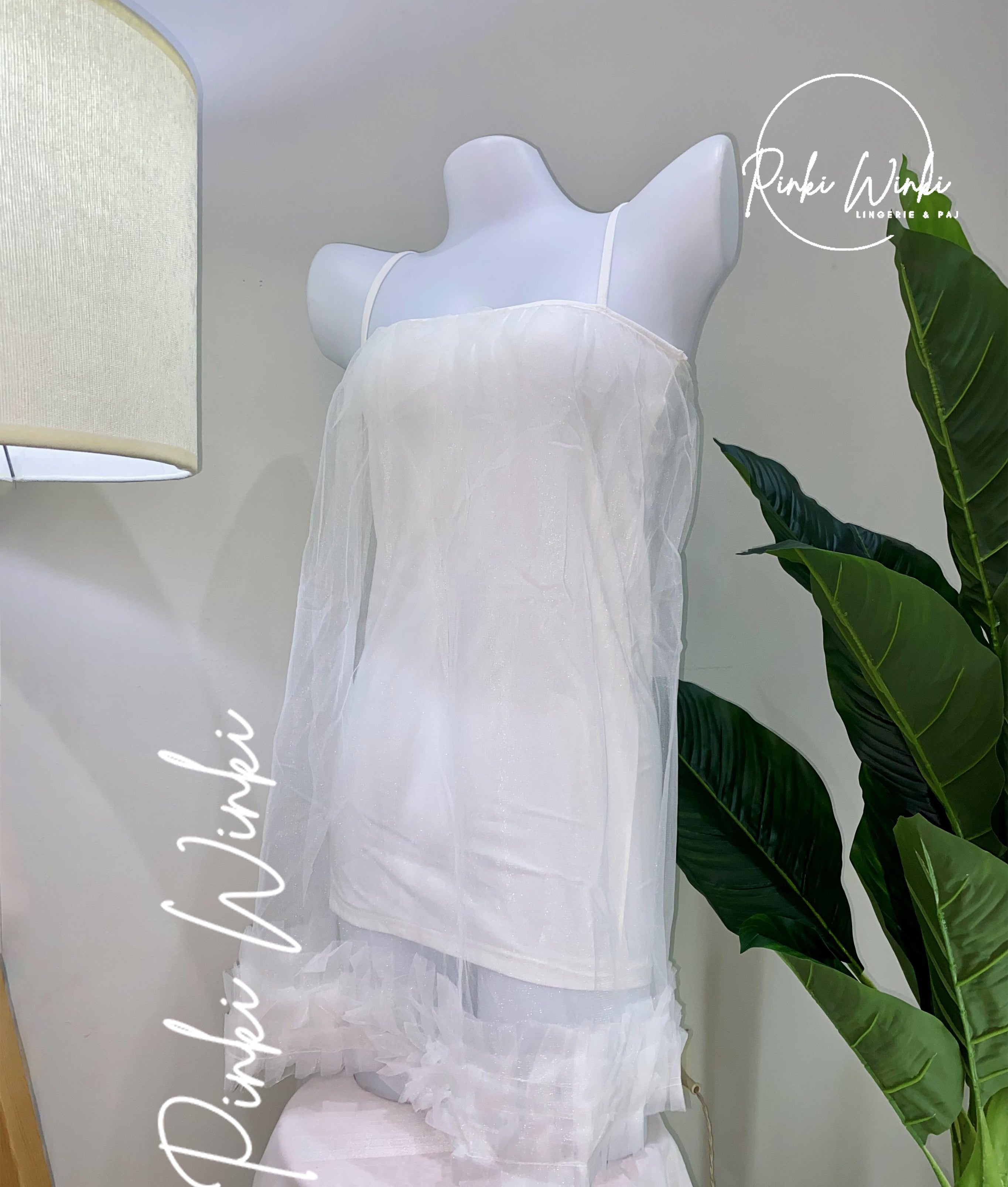 فستان لانجري أبيض قصير بطبقات شيفون