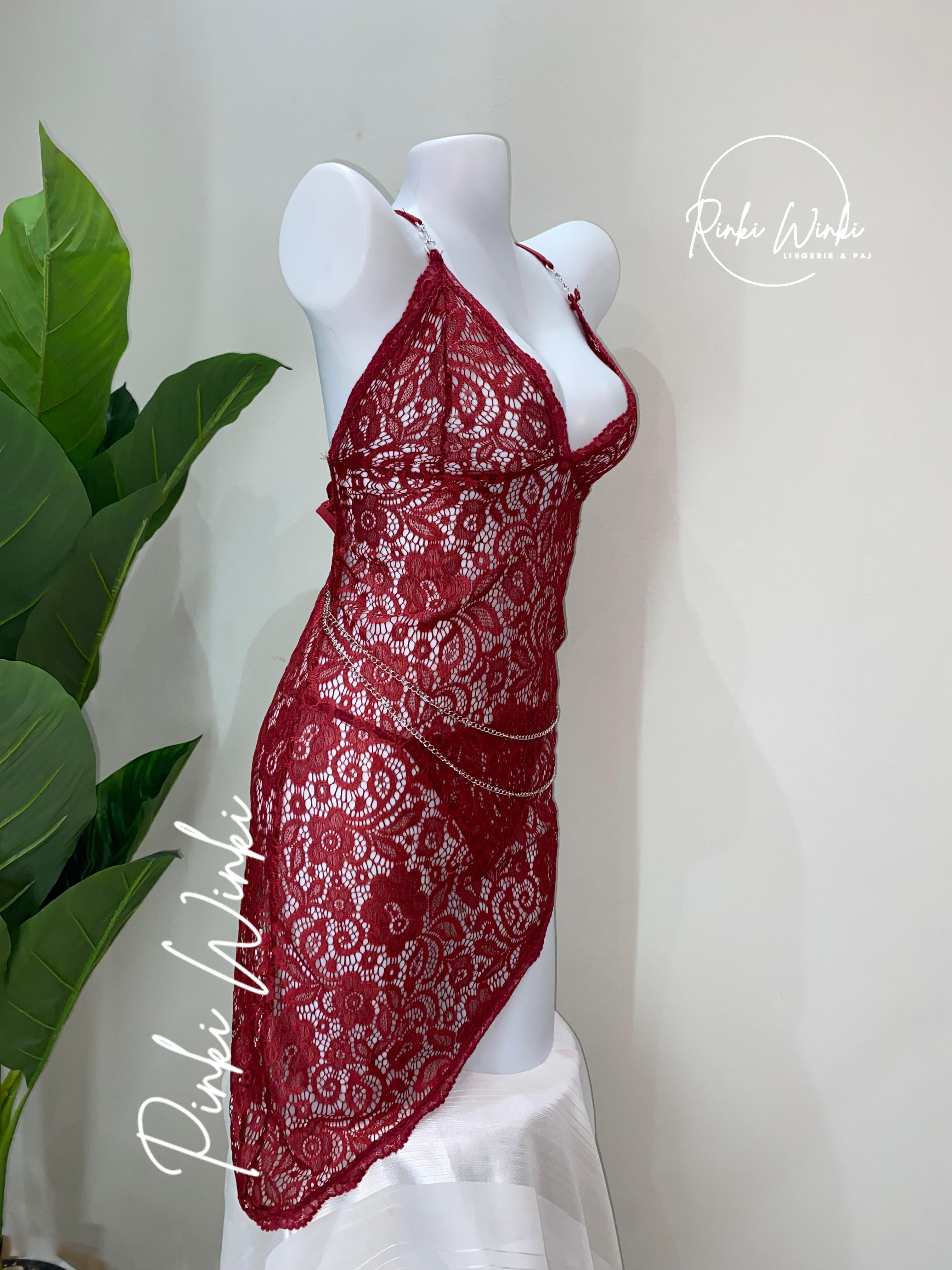 فستان دانتيل نبيتي قصير بقَصّة مائلة