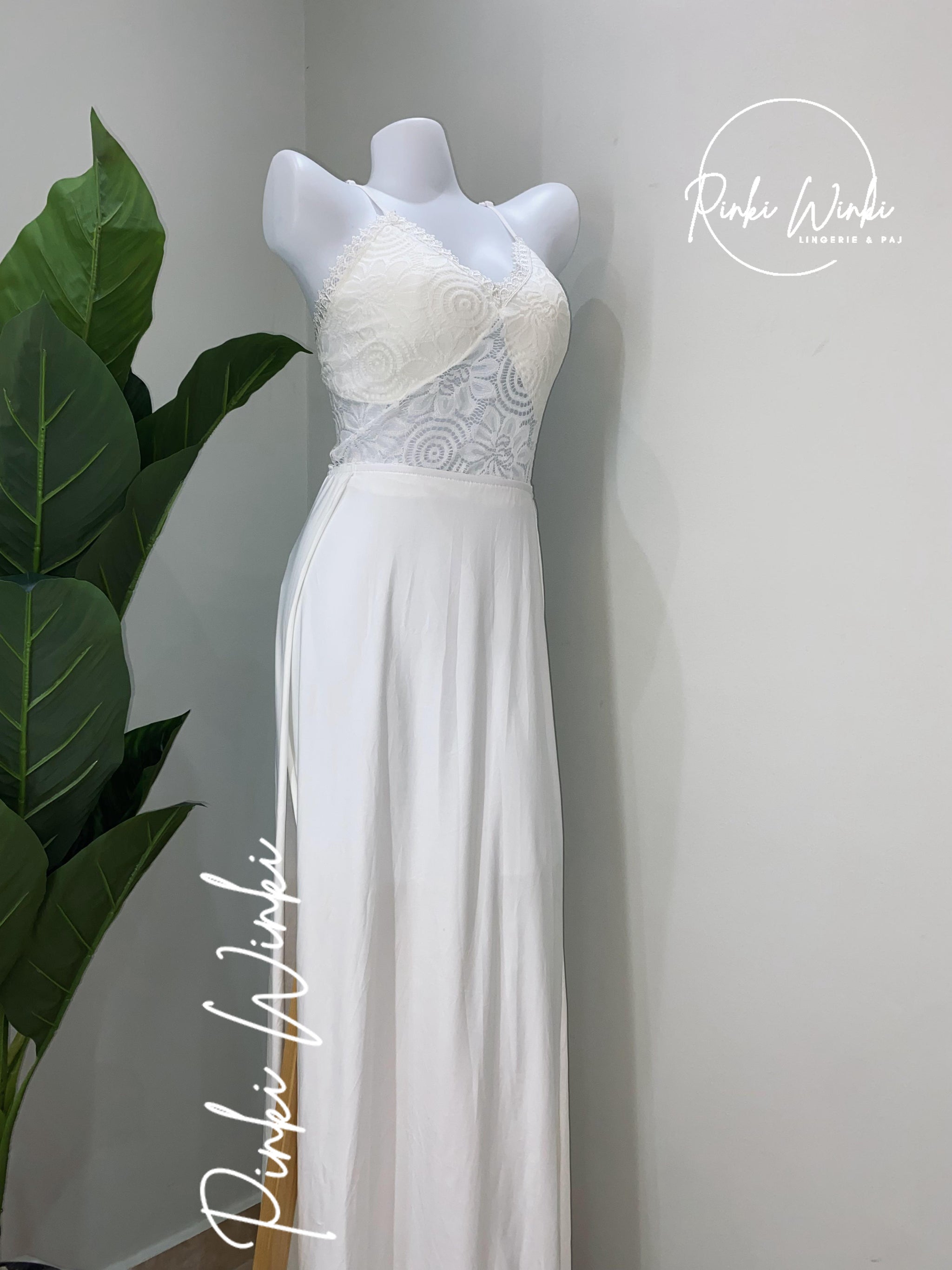 فستان لانجري دانتيل أبيض طويل