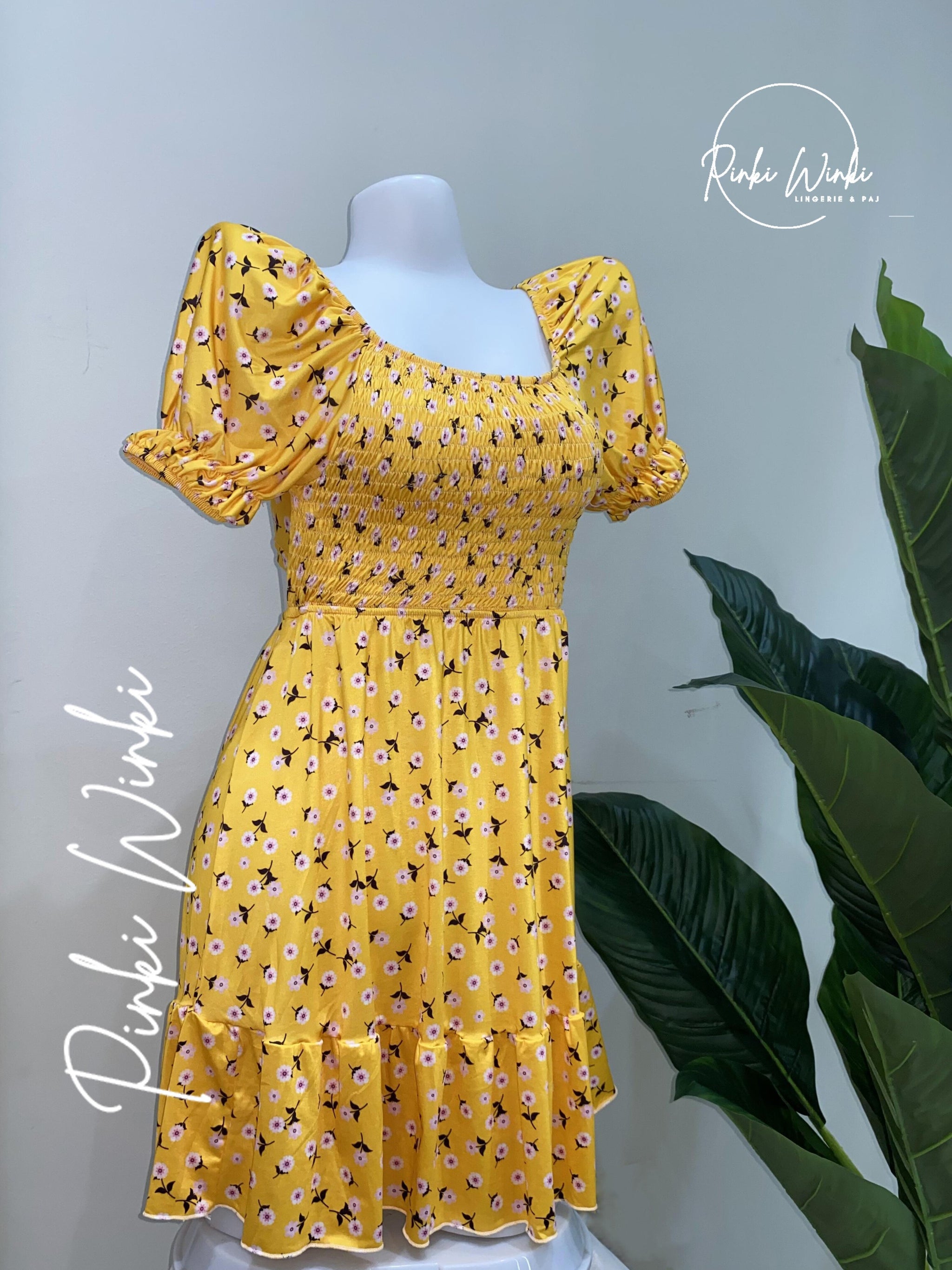 فستان أصفر مزهر قصير