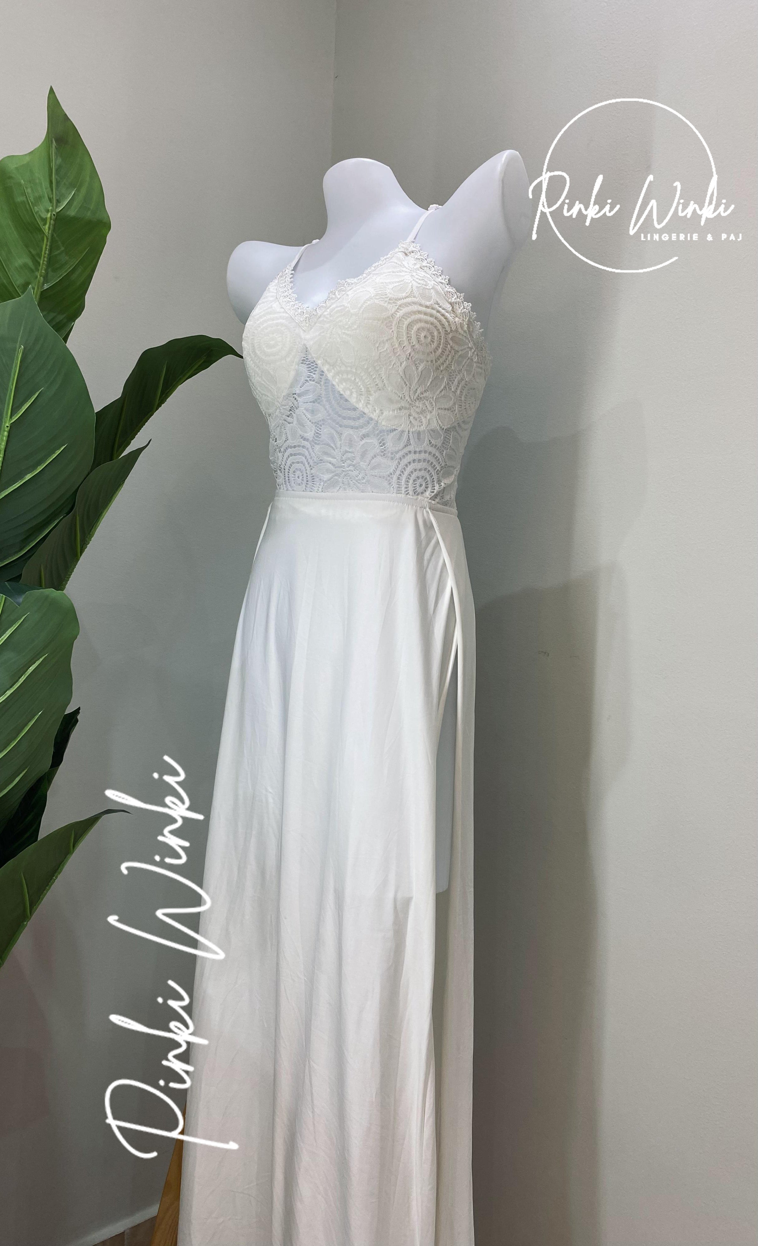 فستان لانجري دانتيل أبيض طويل