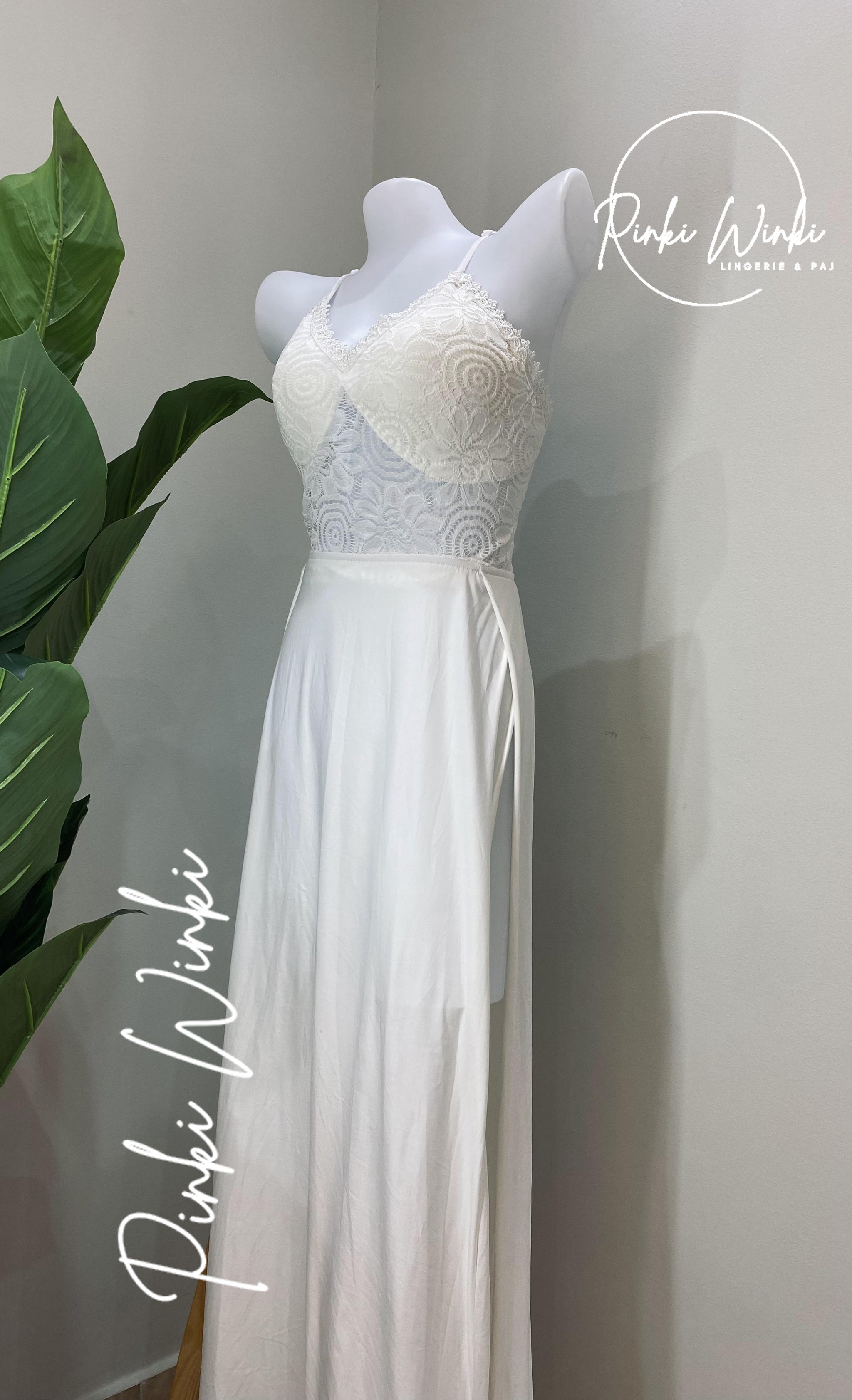 فستان لانجري دانتيل أبيض طويل