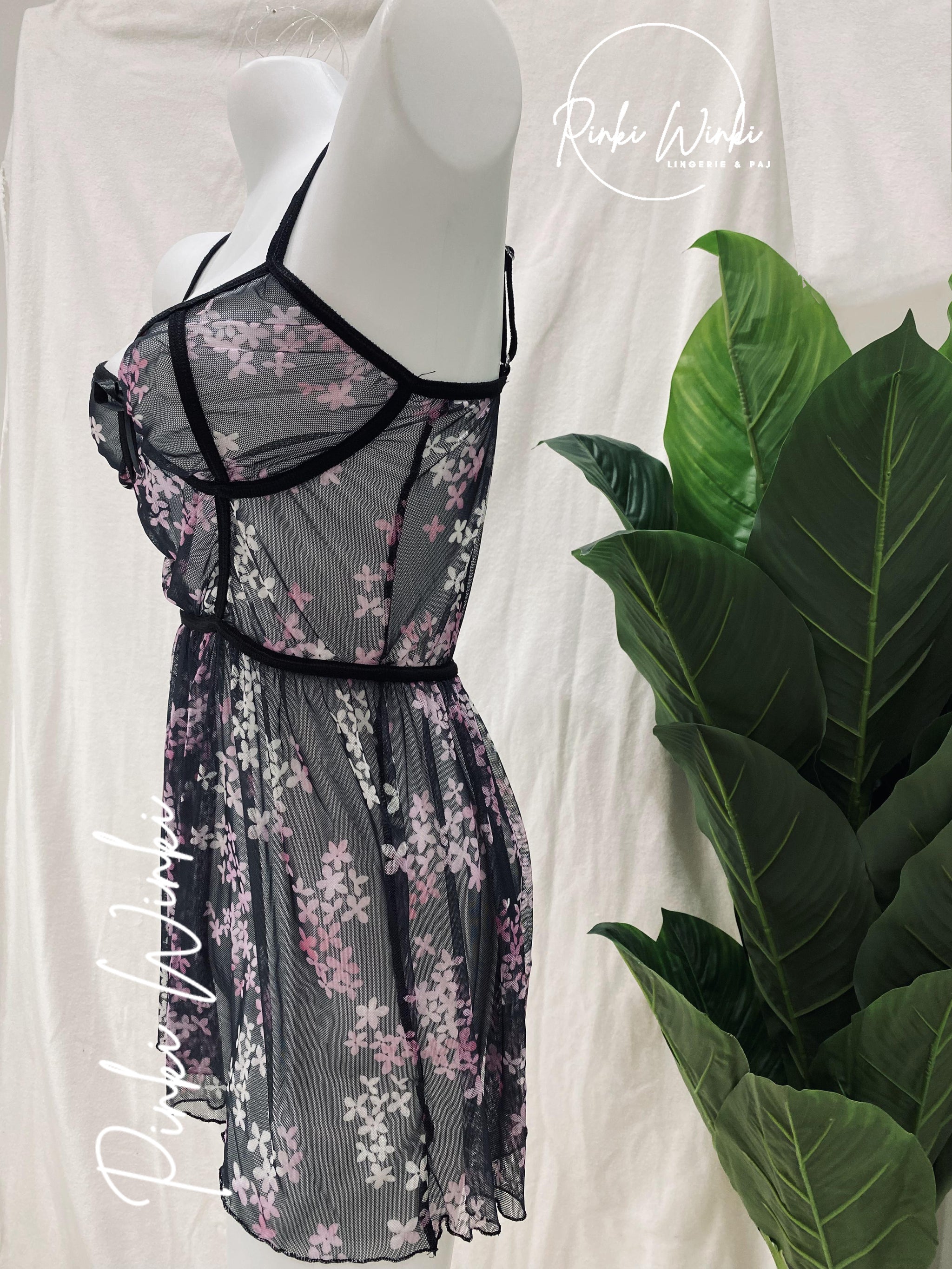 بابي دول شبك مزهر أسود قصير